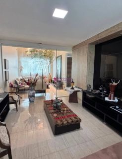 Casa mobiliada de 351m² com 04 suítes + Closet e Varanda no Alphaville Araçagy