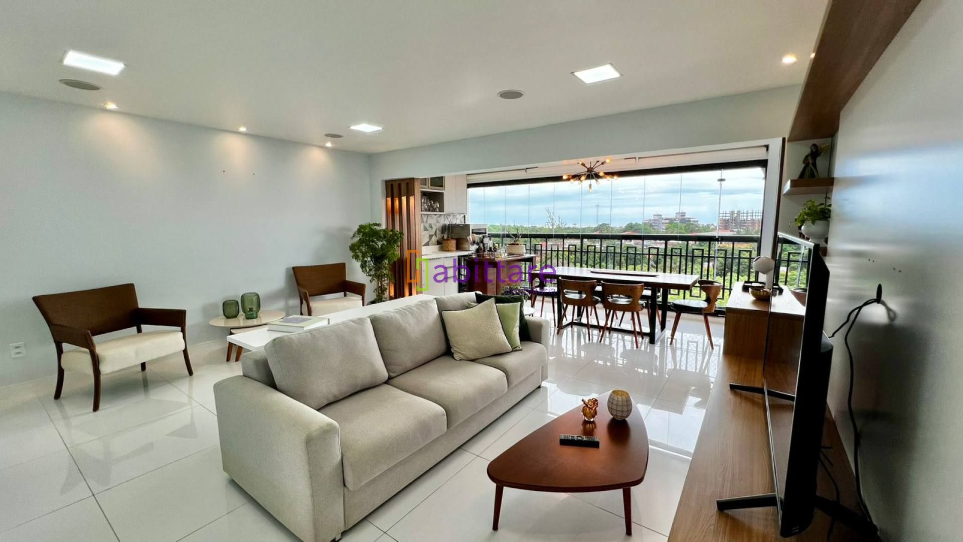 Apartamento mobiliado, 128m² com 3 suítes no Cidade do Porto - MOBILIADO