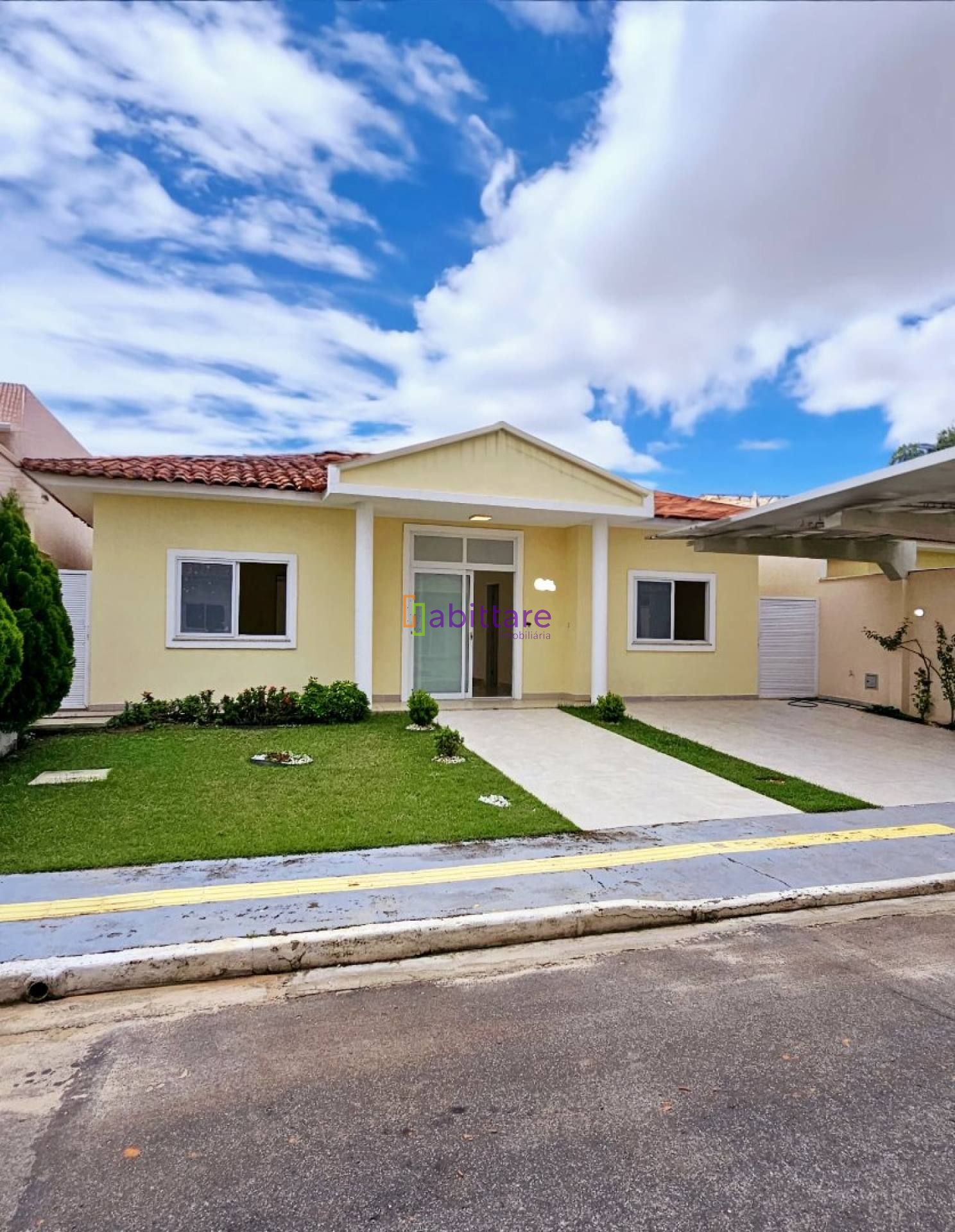 Freedom Residence  - Com piscina privativa, 03 quartos (1 suíte) + Energia solar.