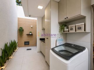 Casa de 199m² no Condomínio Berlin com 04 suítes (01 master) + lazer privativo.