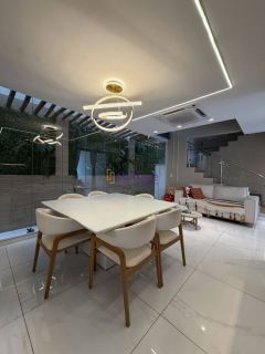 Casa de 199m² no Condomínio Berlin com 04 suítes (01 master) + lazer privativo.