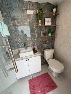 Casa de 199m² no Condomínio Berlin com 04 suítes (01 master) + lazer privativo.