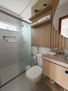 Casa de 199m² no Condomínio Berlin com 04 suítes (01 master) + lazer privativo.
