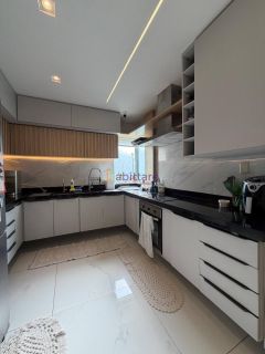Casa de 199m² no Condomínio Berlin com 04 suítes (01 master) + lazer privativo.