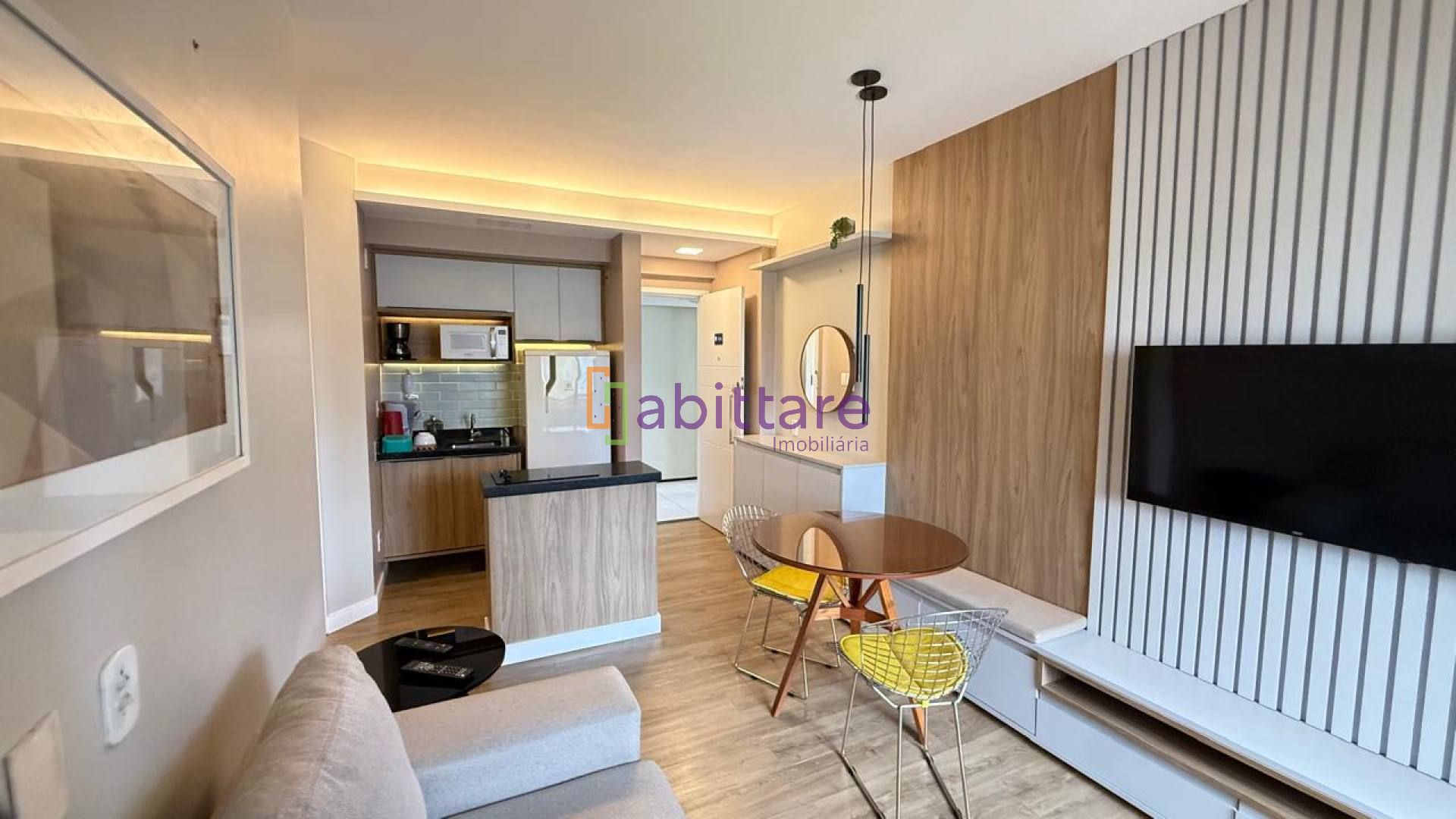 Alugo Flat  com 1 quarto no Edfício Biarritz - Na entrada da Litorânea