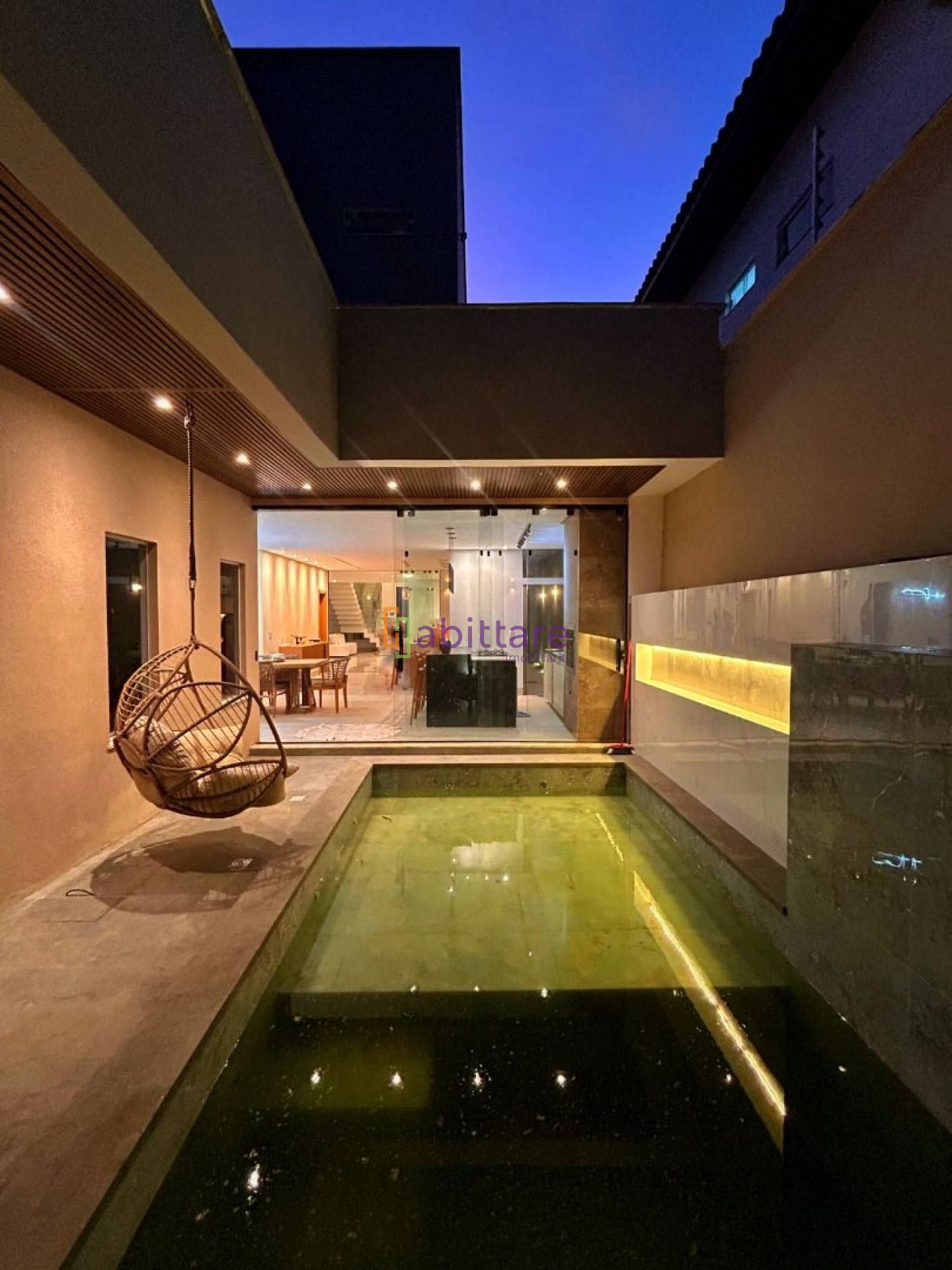 Casa duplex no Enseada dos Ventos no Araçagy de 240m², 4 suítes e fino acabamento