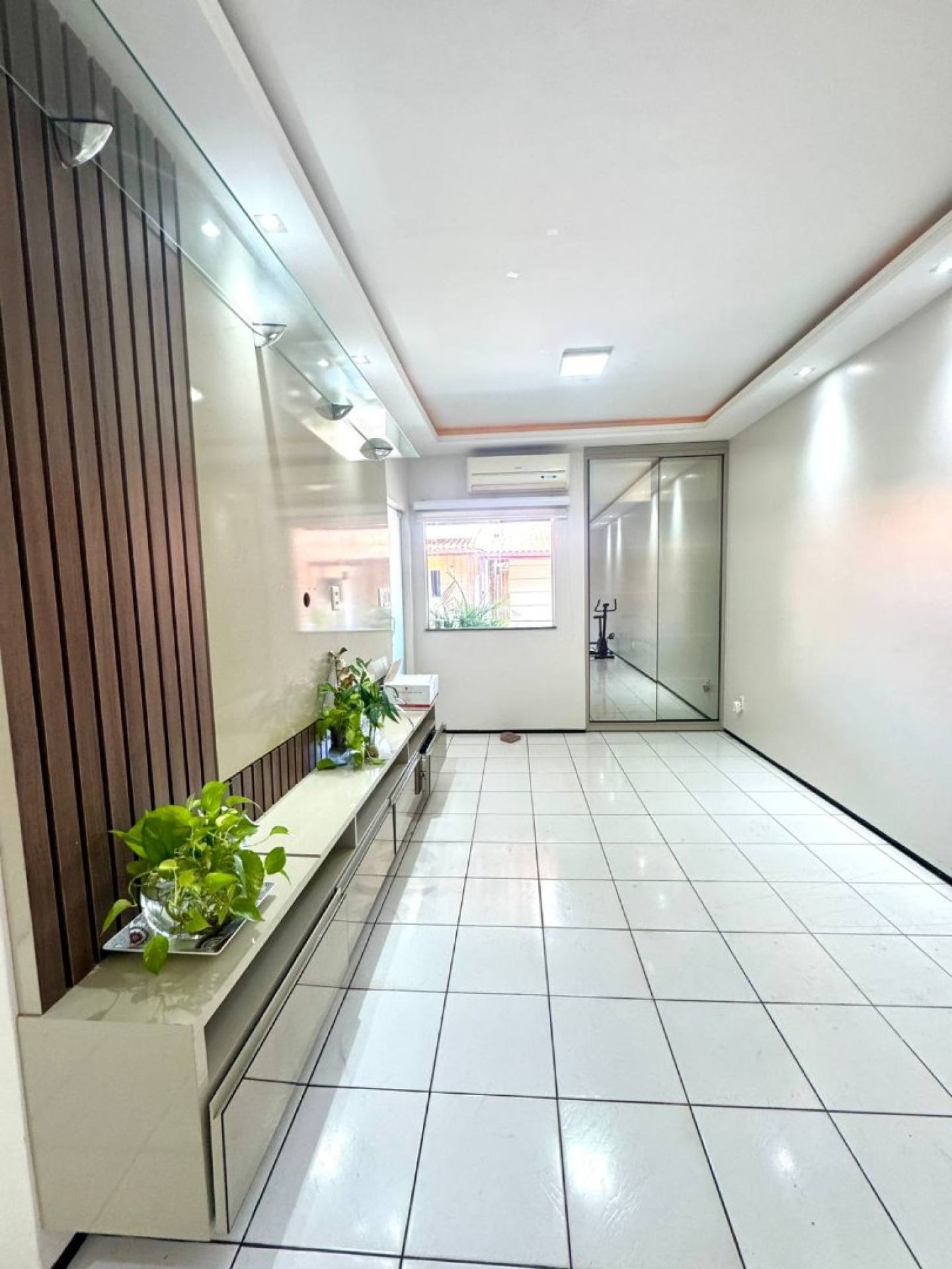 Alugo casa Cond. próximo a Pet Land na Cohama -  com 4 quartos (1 suíte)