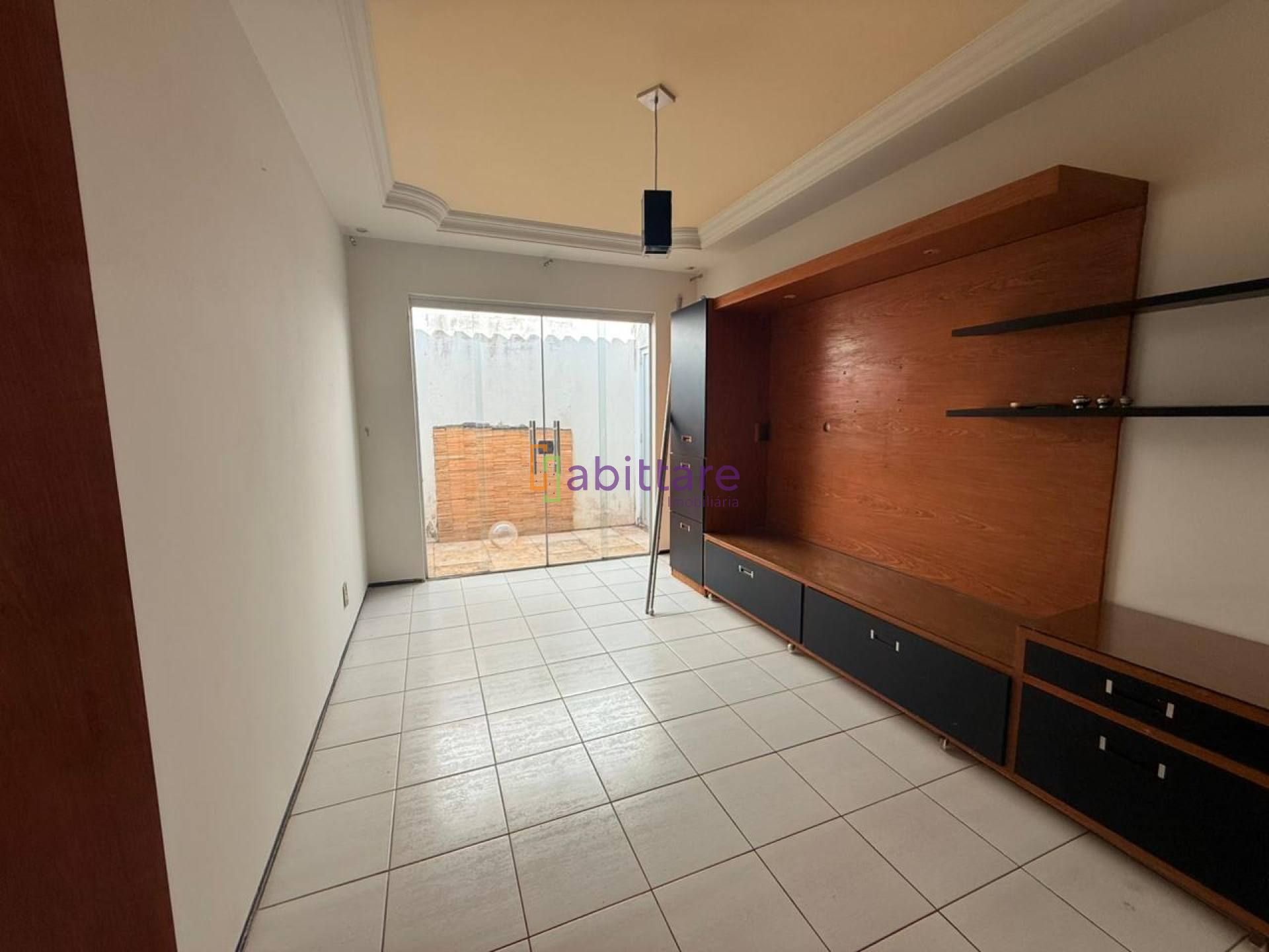 Casa com 3 quartos (1 suíte) no Condomínio Zeus - Turu