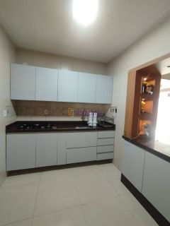 Casa no Condomínio Zeus I com 3 quartos (2 suíte)