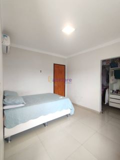 Casa no Condomínio Zeus I com 3 quartos (2 suíte)