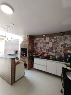 Casa no Condomínio Zeus I com 3 quartos (2 suíte)