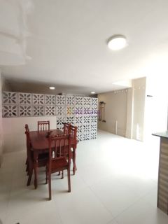Casa no Condomínio Zeus I com 3 quartos (2 suíte)