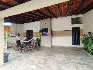 Casa no Condomínio Zeus I com 3 quartos (2 suíte)