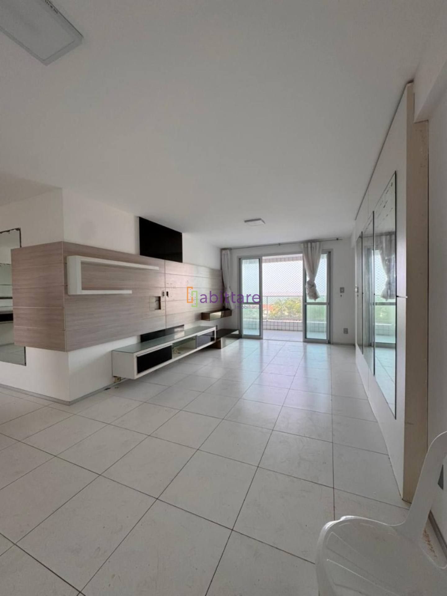 Apartamento de 155m² com 4 quartos (3 suítes) no Mirante das Dunas - Ponta do Farol