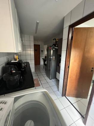 Apartamento de 94m² com 03 quartos (1 suíte) na Ponta do Farol