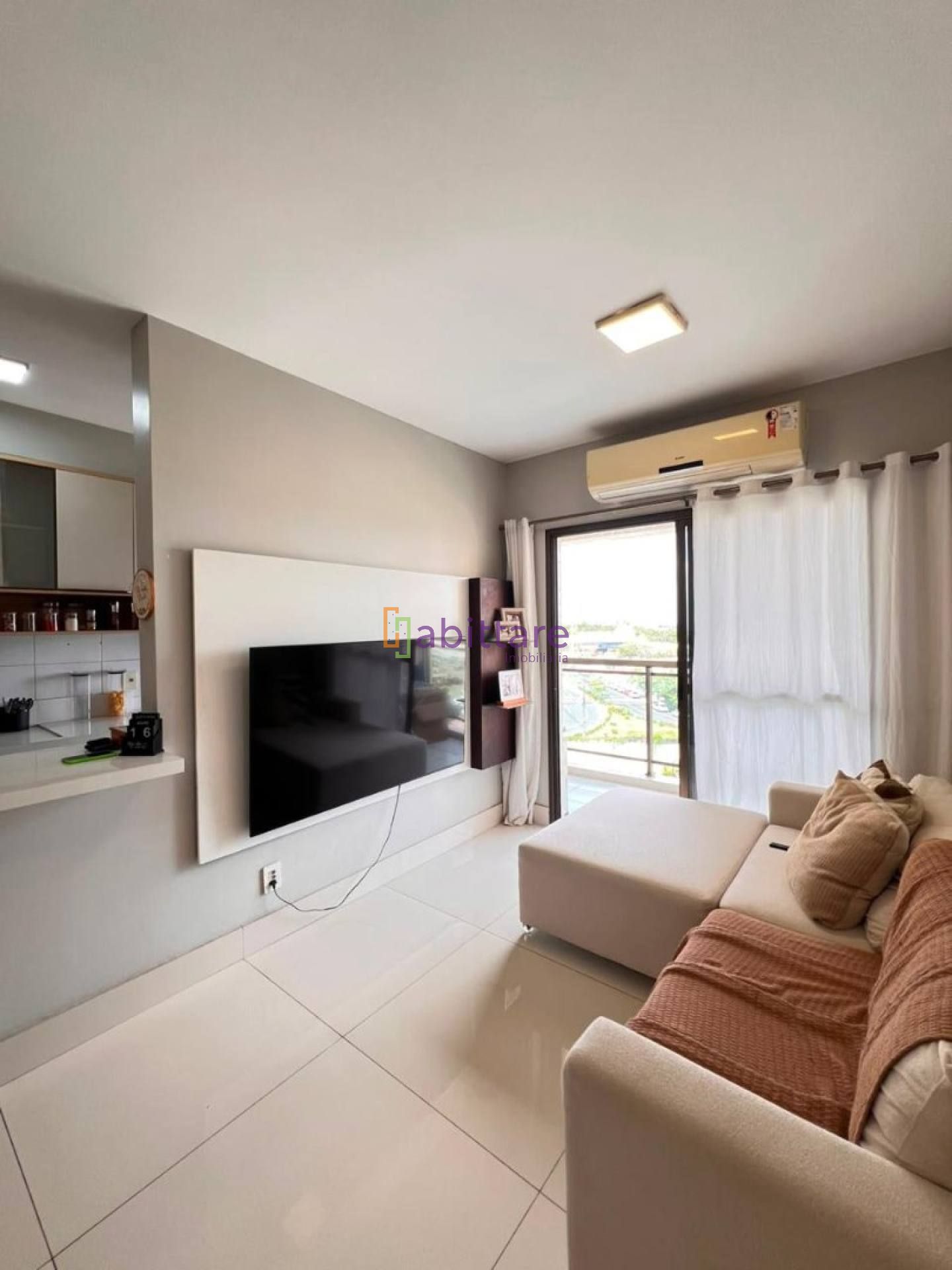 Alugo apartamento com 3 quartos (1 suíte) mobiliado no Jardim de Provence