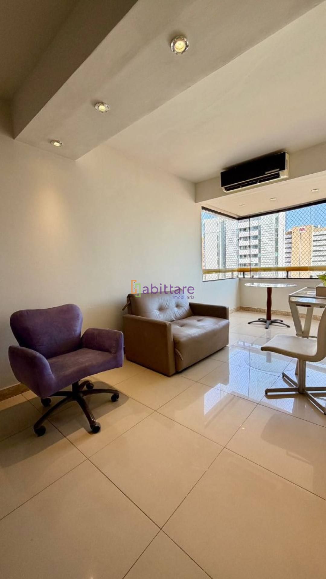 Alugo apartamento com 2 quartos (1 suíte) no Edifício Porto Seguro