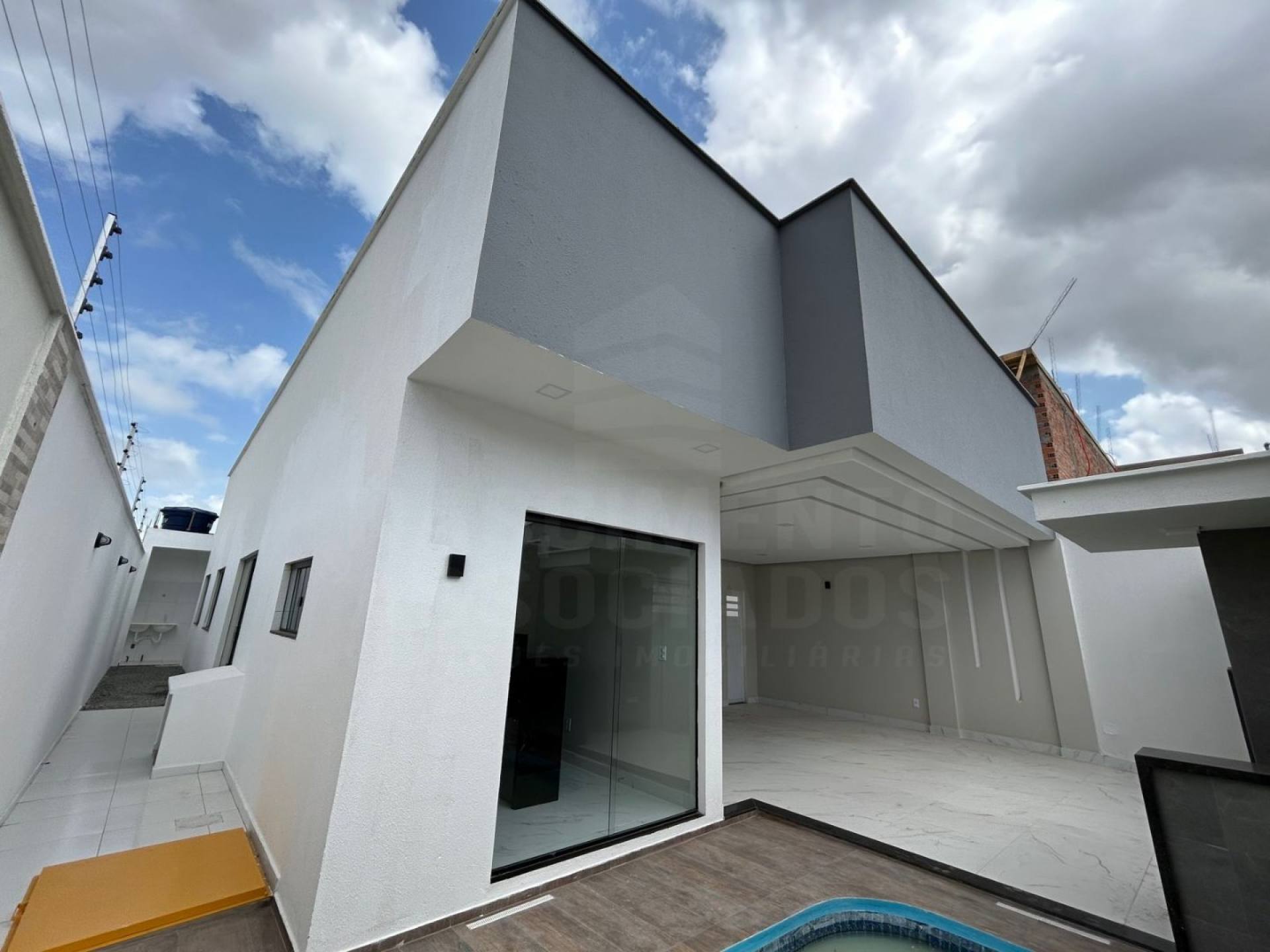 LINDA CASA NO ARAÇAGY - RIO DA PRATA: