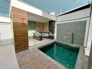 CASA COM 2 SUÍTES EM RESIDENCIAL FECHADO.