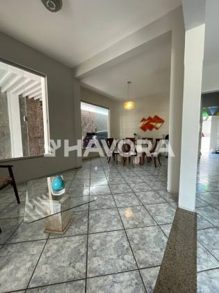 Casa Duplex Residencial com perfil comercial