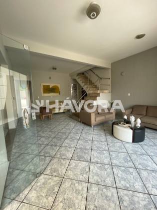 Casa Duplex Residencial com perfil comercial