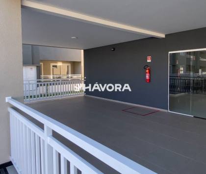 Apartamento disponível para locação no condomínio Prime Calhau I, com excelente ventilação e posição nascente.