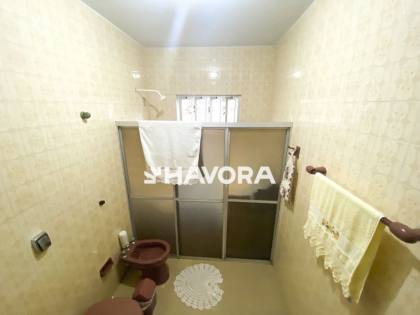 Casa ampla à venda no Jardim Renascença