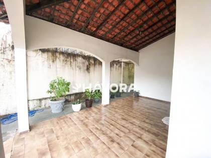 Casa ampla à venda no Jardim Renascença