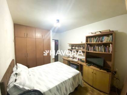 Casa ampla à venda no Jardim Renascença