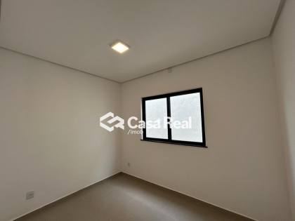Casa térrea com área de lazer completa no lado praia