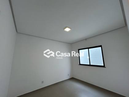Casa térrea com área de lazer completa no lado praia