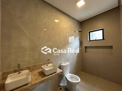 Casa térrea com área de lazer completa no lado praia