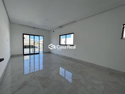 Linda Casa no Condomínio Damha