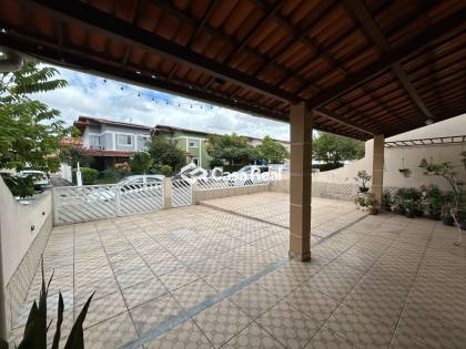 Casa em Condomínio Fechado na Av. General Arthur Carvalho
