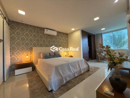 Excelente  Triplex em condomínio fechado