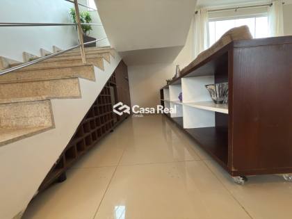 Excelente  Triplex em condomínio fechado