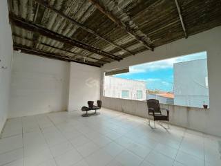 Ótima opção de casa aqui no Araçagy , na descida para a Praia do Meio!