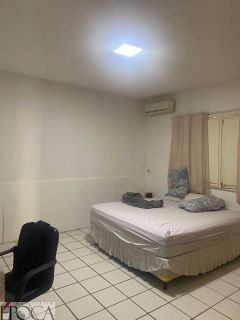 CASA NO BAIRRO JÓQUEI