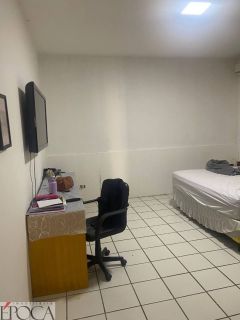CASA NO BAIRRO JÓQUEI