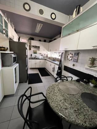 CONDOMÍNIO BEVERLY HILLS