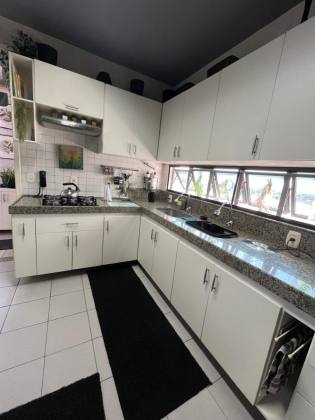 CONDOMÍNIO BEVERLY HILLS