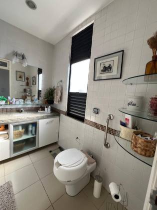 CONDOMÍNIO BEVERLY HILLS