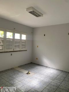 CASA COMERCIAL NO CENTRO SUL