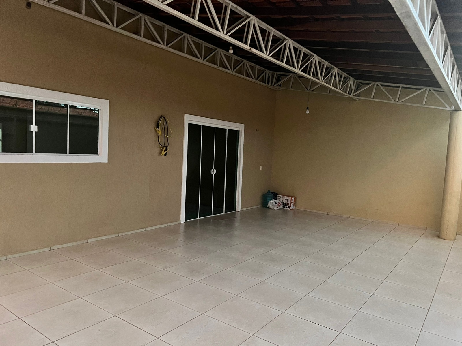 CASA NO BAIRRO VALE QUEM TEM