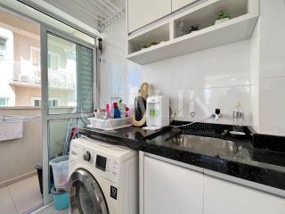 Excelente Apartamento Meia Praia 350 m do mar 3 quartos sendo 2 suítes e 2 vagas de garagem
