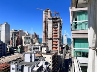 Excelente Apartamento Meia Praia 350 m do mar 3 quartos sendo 2 suítes e 2 vagas de garagem