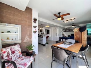 Excelente Apartamento Meia Praia 350 m do mar 3 quartos sendo 2 suítes e 2 vagas de garagem