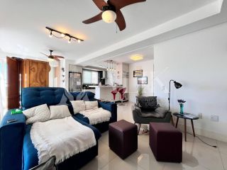Excelente Apartamento Meia Praia 350 m do mar 3 quartos sendo 2 suítes e 2 vagas de garagem