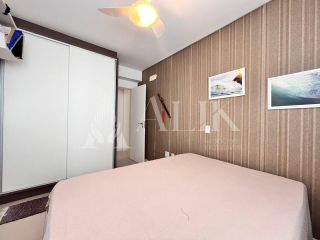 Excelente Apartamento Meia Praia 350 m do mar 3 quartos sendo 2 suítes e 2 vagas de garagem