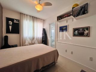 Excelente Apartamento Meia Praia 350 m do mar 3 quartos sendo 2 suítes e 2 vagas de garagem